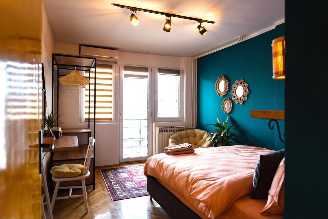 Cozy Bright Central Пристина Екстериор снимка