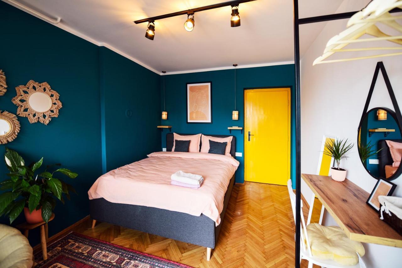 Cozy Bright Central Пристина Екстериор снимка